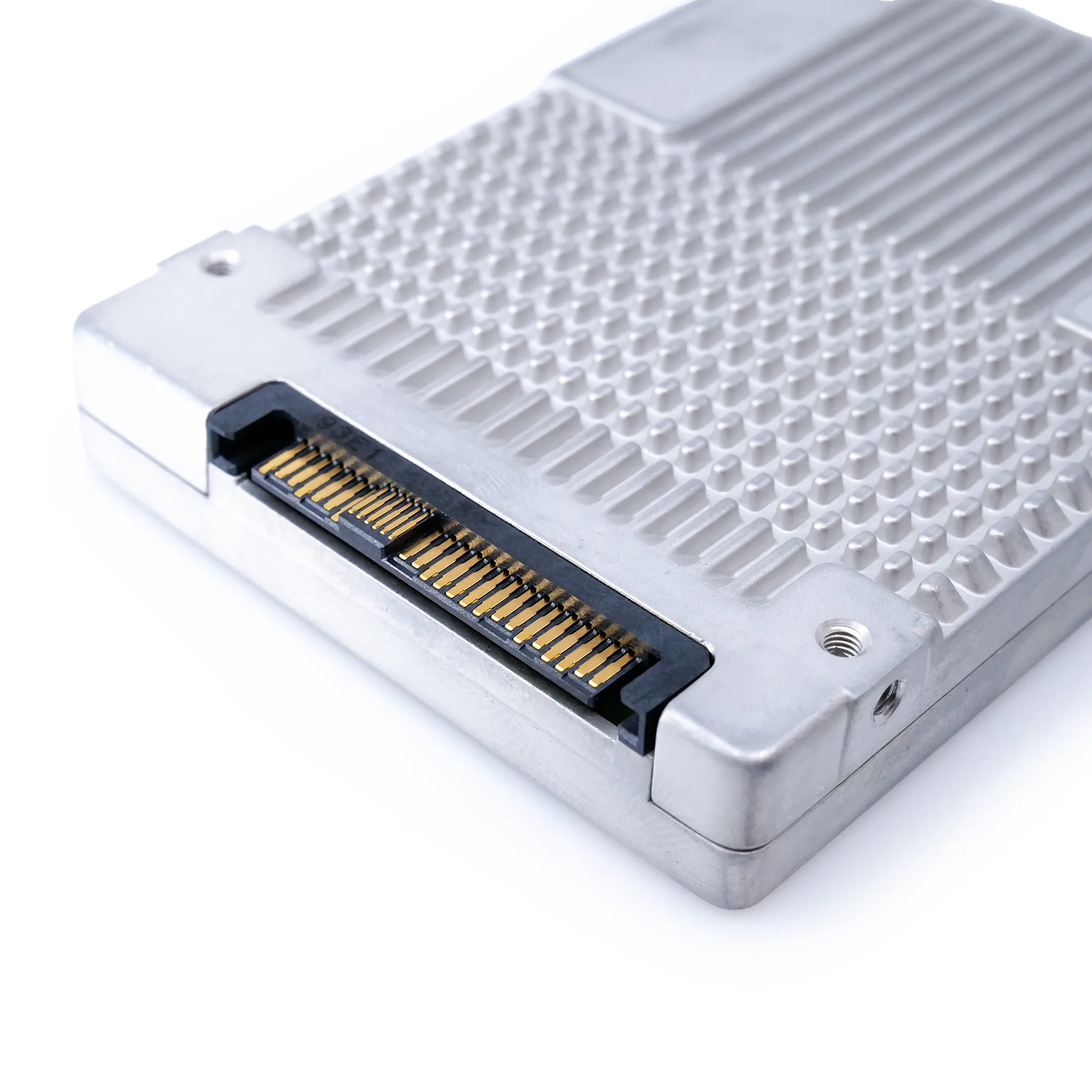 Intel DC P4610 SSDPE2KE032T8 3.2TB PCIe Gen 3.1 x4 4GB/s U.2 NVMe 2.5in Refurbished SSD